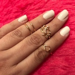 Jewelry - NEW Heart and Leaves 4-Piece Midi/Knuckle Ring Set Jewelry - NEW Heart and Leaves 4-Piece Midi/Knuckle Ring Set